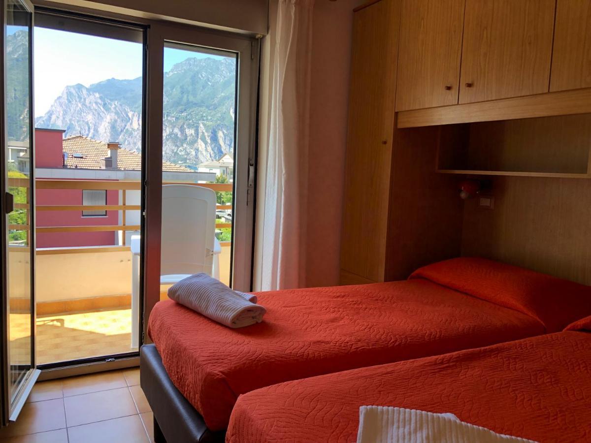 Hotel Garni Villa Magnolia Torbole Sul Garda Exteriör bild