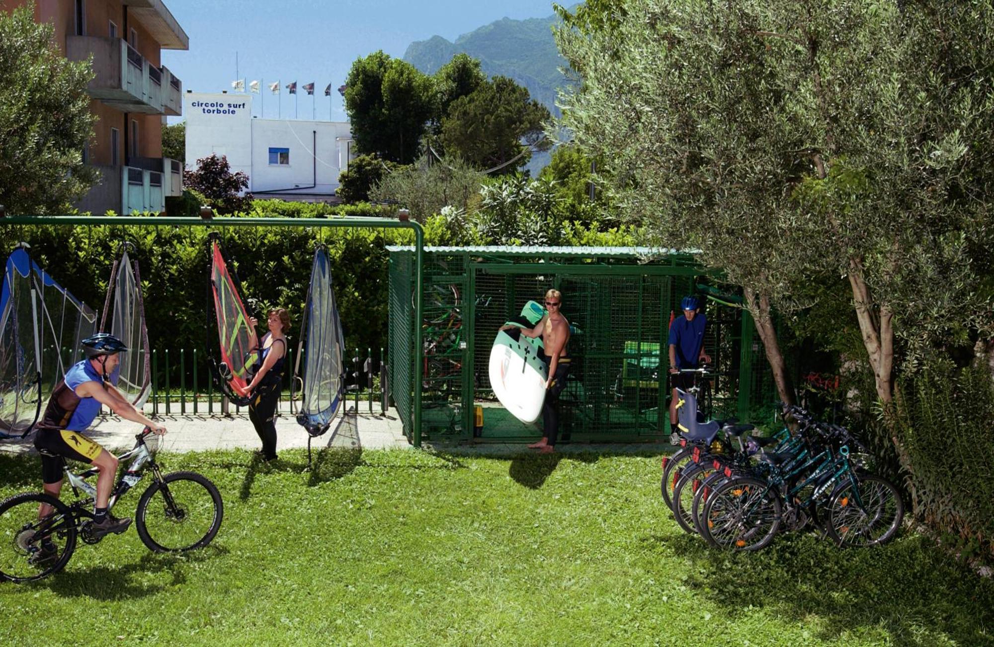 Hotel Garni Villa Magnolia Torbole Sul Garda Exteriör bild