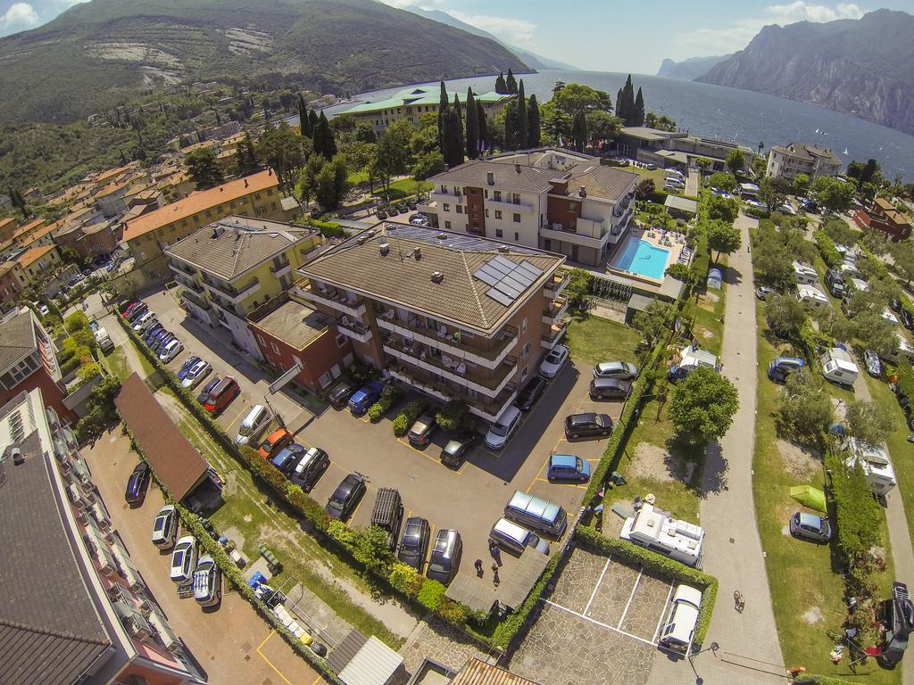 Hotel Garni Villa Magnolia Torbole Sul Garda Exteriör bild