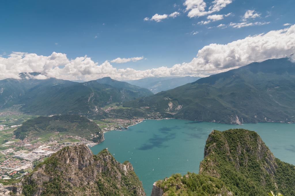 Hotel Garni Villa Magnolia Torbole Sul Garda Exteriör bild